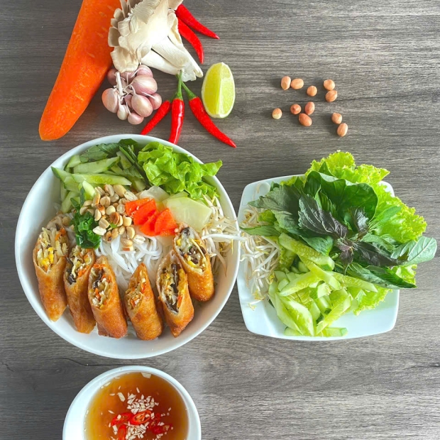Bún Chả Giò
