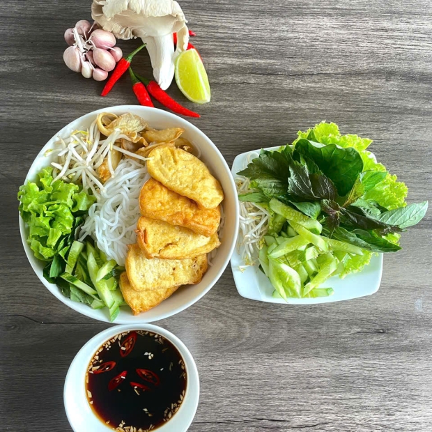 Bún Đậu Hủ Nước Tương