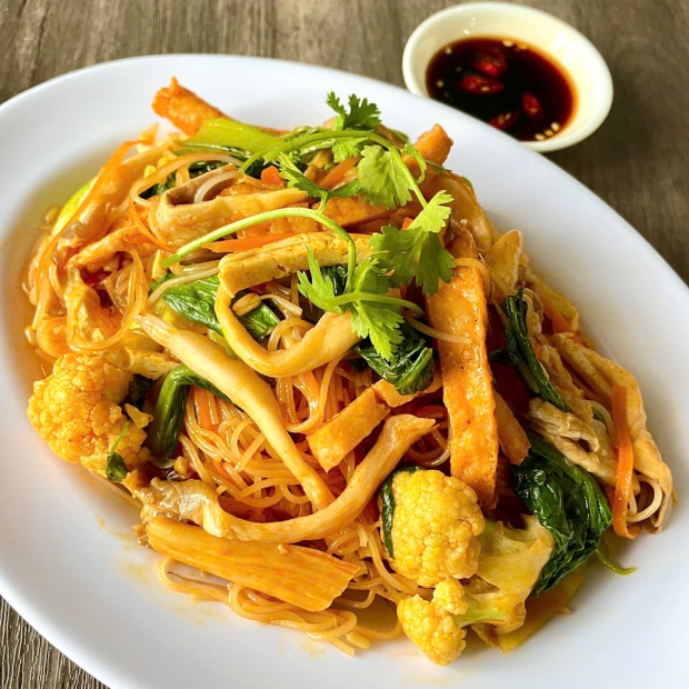 Bún Gạo Xào Singapore