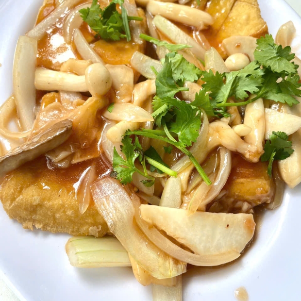 Cơm Đậu Hủ Sốt Me